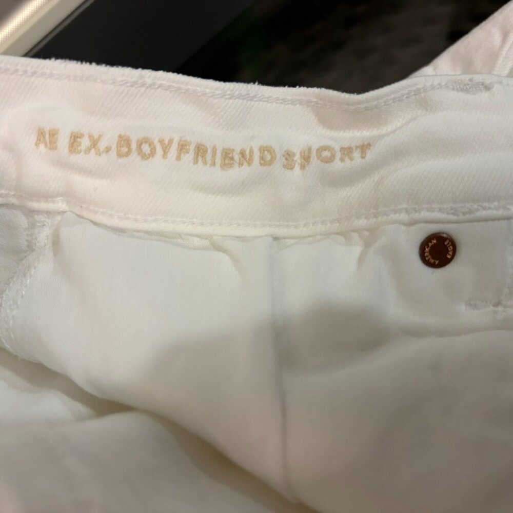 American Eagle AE Stretch Low-Rise Ex-Boyfriend Denim Short - Size 2 - White - Picture 6 of 13